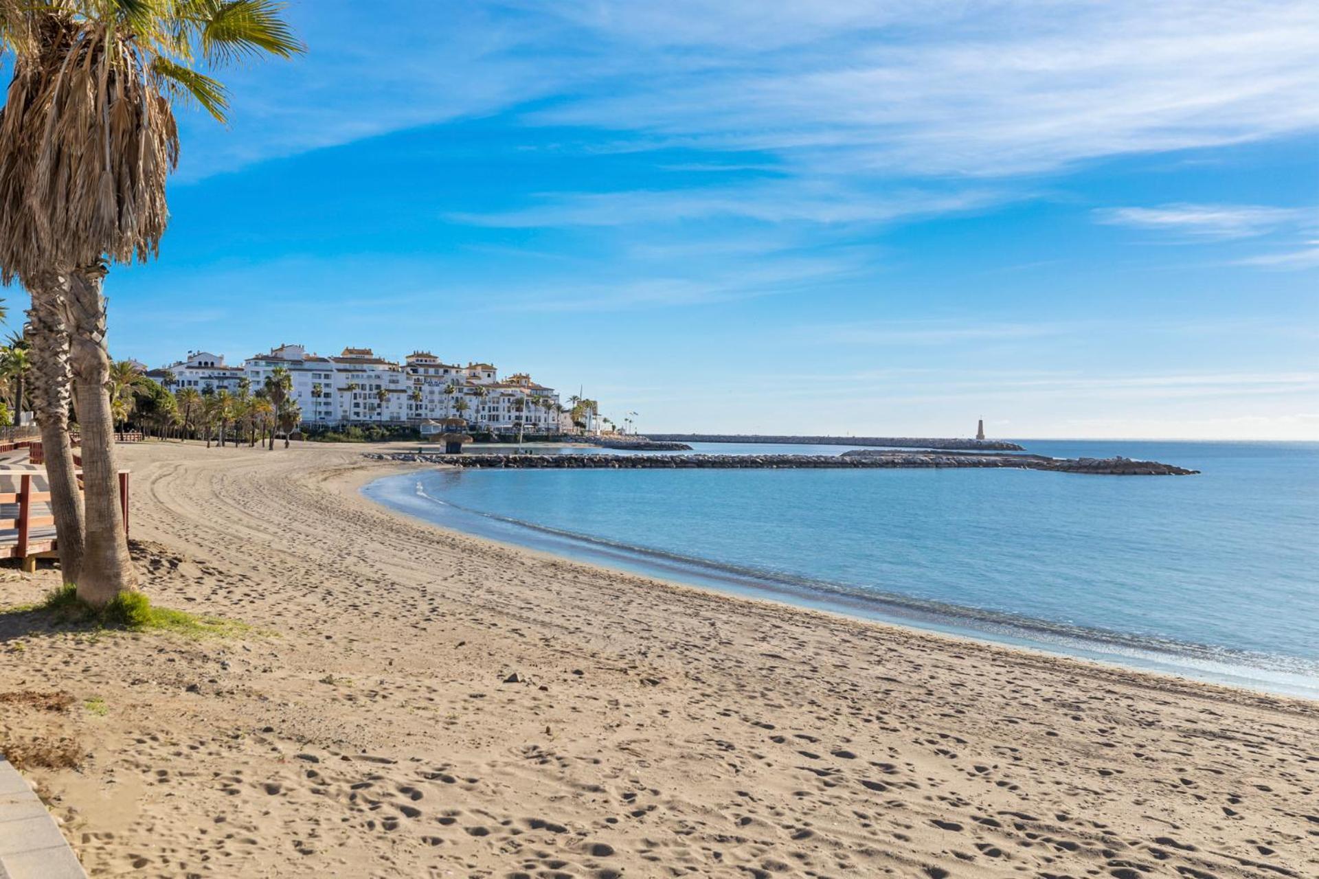 1 Bedroom Apartment, With Sea Views, In Medina Garden - Puerto Banus * Marbella