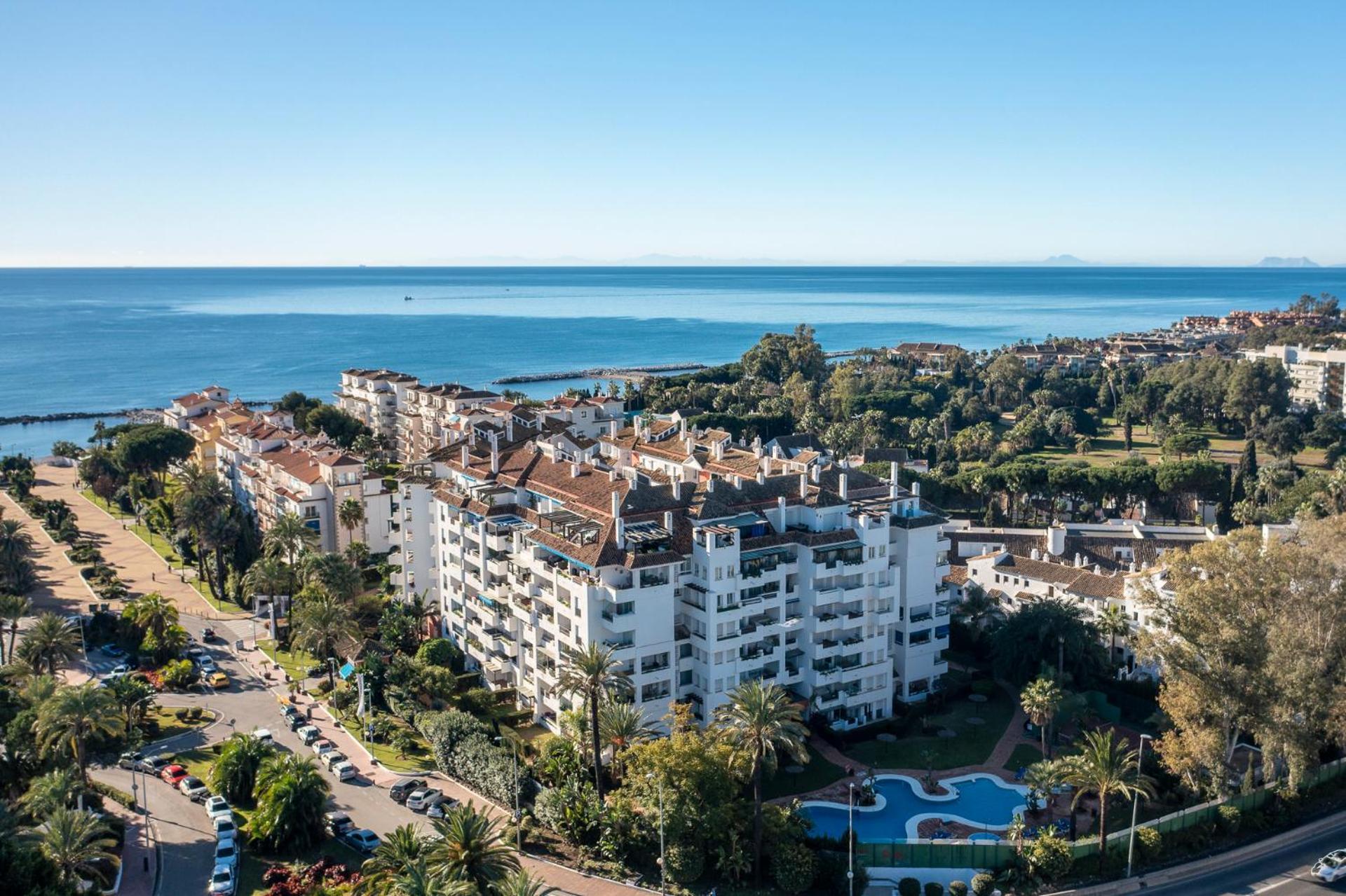 Lejlighed 1 Bedroom Apartment, With Sea Views, In Medina Garden - Puerto Banus Marbella