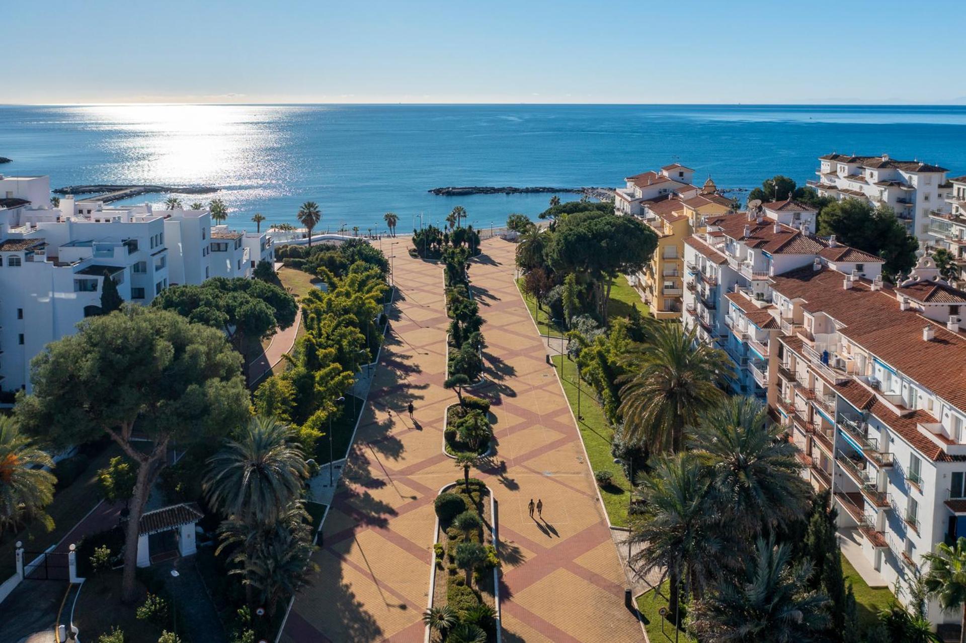 1 Bedroom Apartment, With Sea Views, In Medina Garden - Puerto Banus Marbella