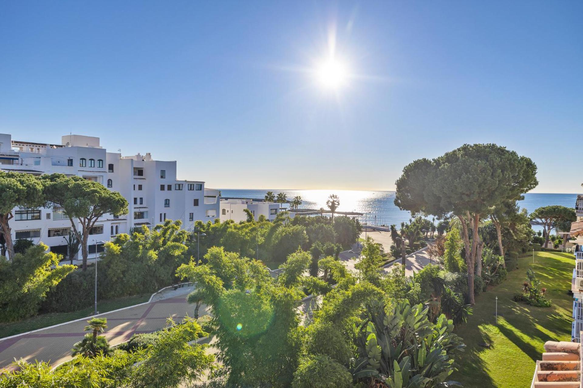 1 Bedroom Apartment, With Sea Views, In Medina Garden - Puerto Banus Lejlighed *