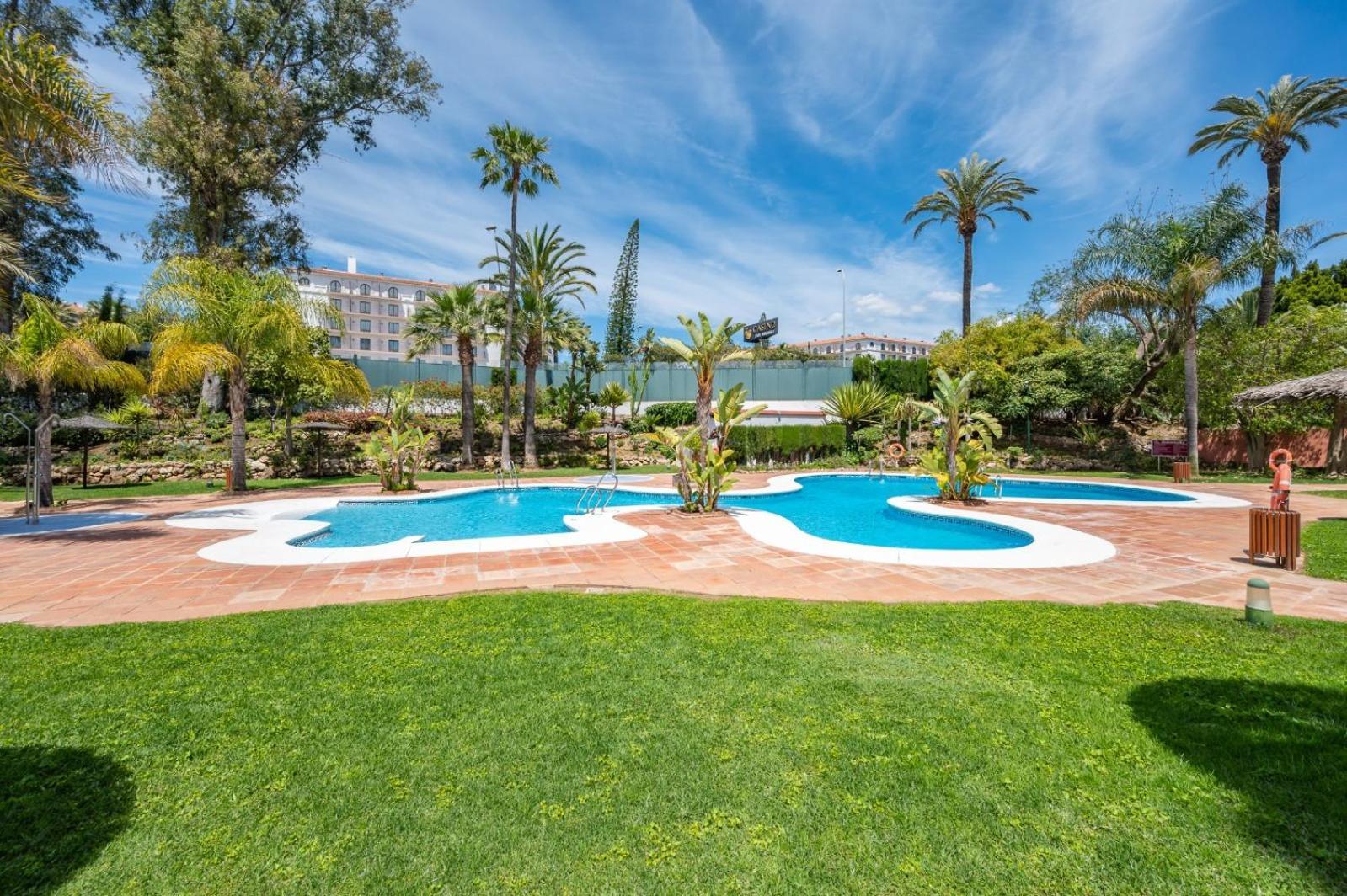 Lejlighed 1 Bedroom Apartment, With Sea Views, In Medina Garden - Puerto Banus *